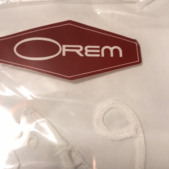 NWOT swiss braid embroidered pillow sham - Picture 3 of 4